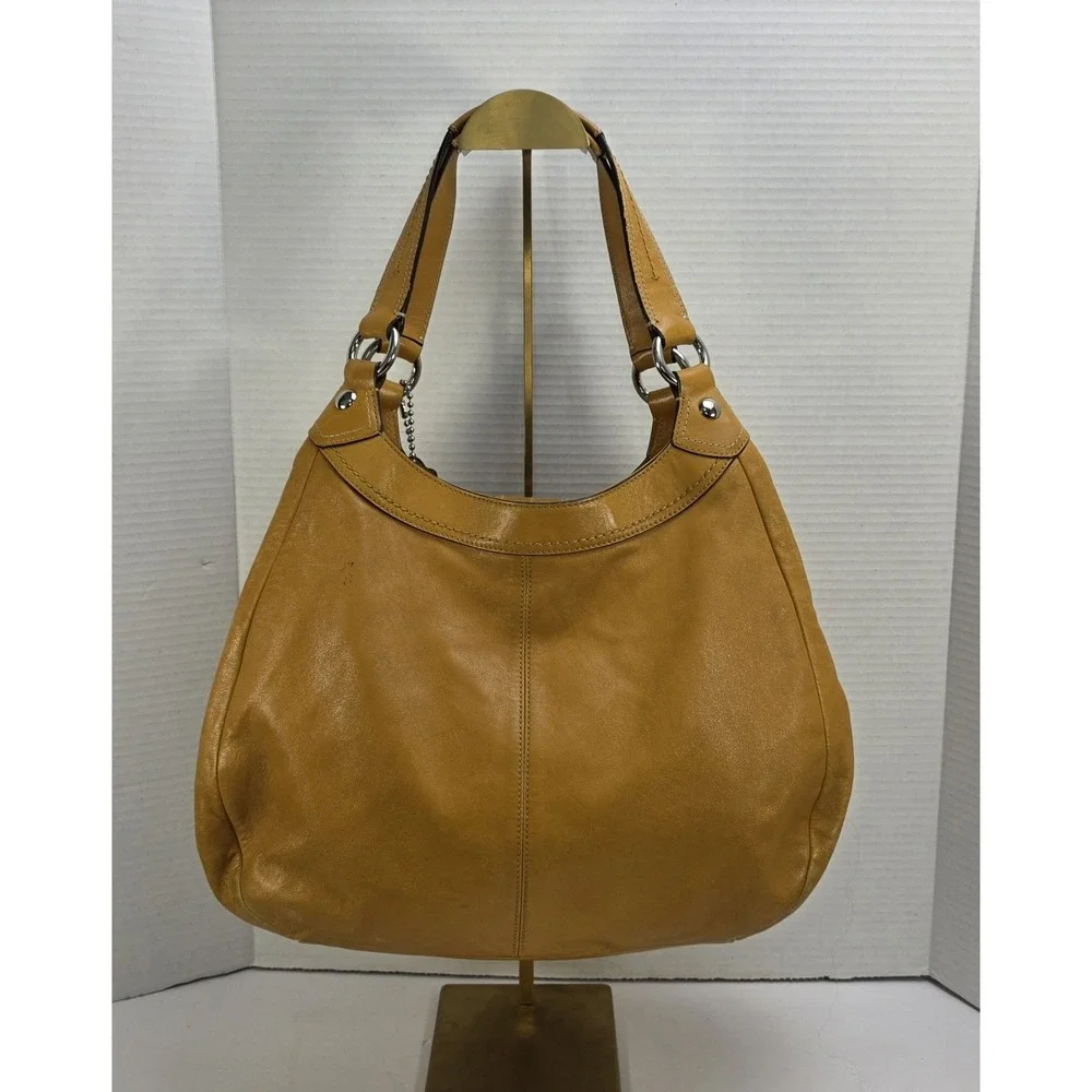 Coach Soho Lynn Medium Three Compartment Shoulder‎ Bag In Tan E1079-F15075 - Picture 2 of 8